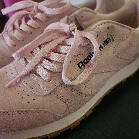 Reebok pink shoes - Picture 2 of 6